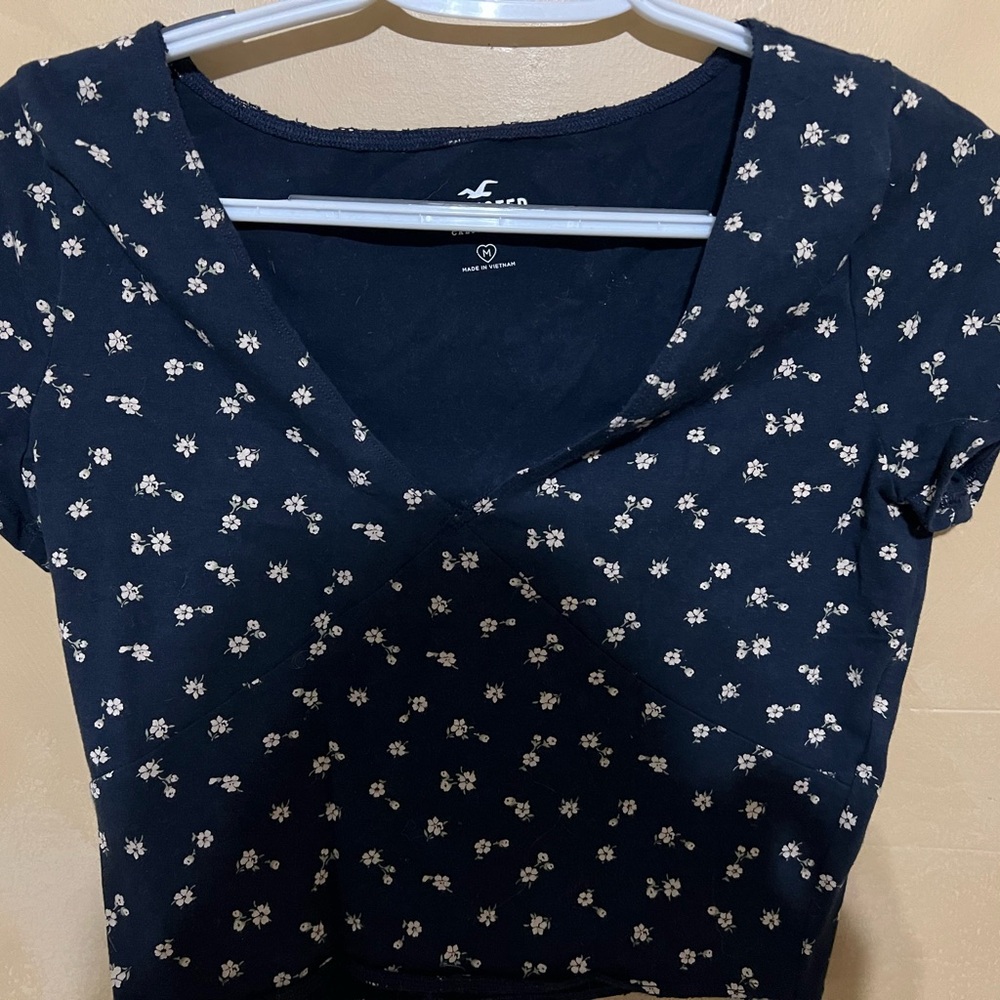 Hollister Rue 21 & Wild Skye Floral Short Sleeve Tops - 3 Shirts